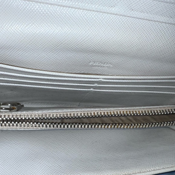 GUC Prada Saffiano Sogo Yokohama Talc Color Wallet with chained ID Tag - Picture 7 of 8